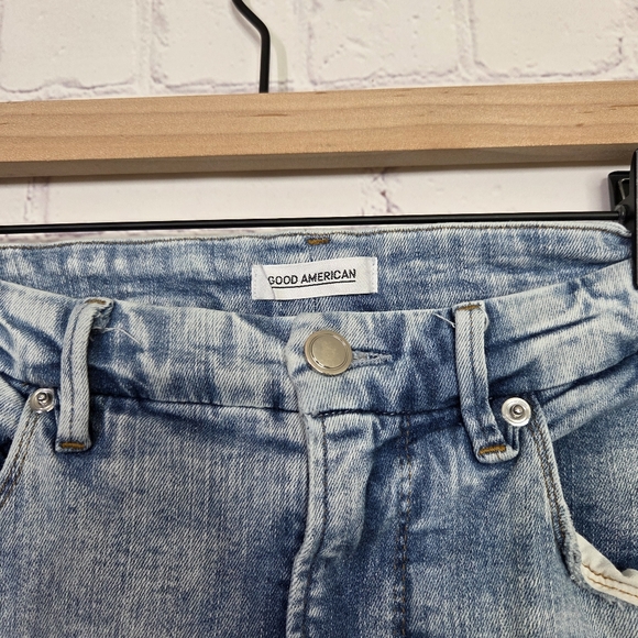 Good American Good Waist Crop Distressed Light Wash Cropped Jeans Frayed 18 - Picture 5 of 16